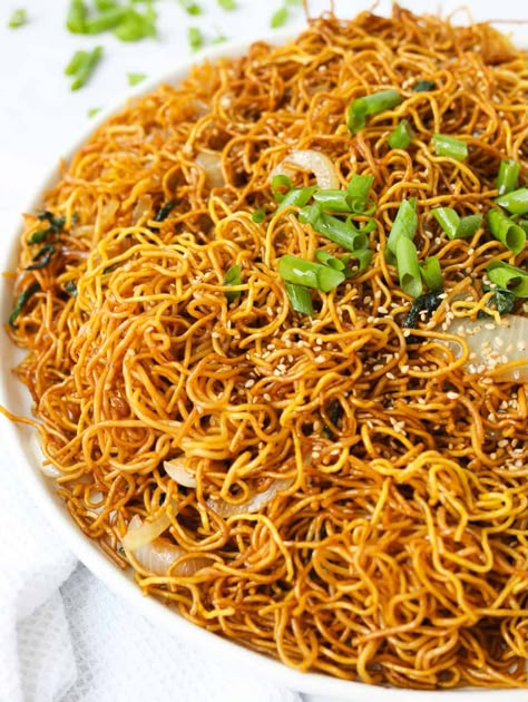 Cantonese Soy Sauce Chow Mein (15 min. Recipe) - Christie at Home Veggie Chow Mein Recipe, Cantonese Noodles Recipes, Cantonese Chow Mein Recipe, Best Chow Mein Recipe, Soy Sauce Chow Mein, Cantonese Noodles, Chow Mein Noodles Recipe, Cantonese Chow Mein, Chinese Chow Mein Recipe