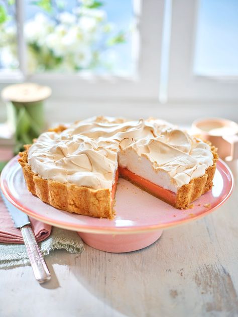 Rhubarb Meringue Pie, Rhubarb Meringue, Rhubarb Cake Recipes, Best Rhubarb Recipes, Meringue Pie Recipes, Rhubarb Cake, Ginger Nut, Easter Baking, Rhubarb Recipes