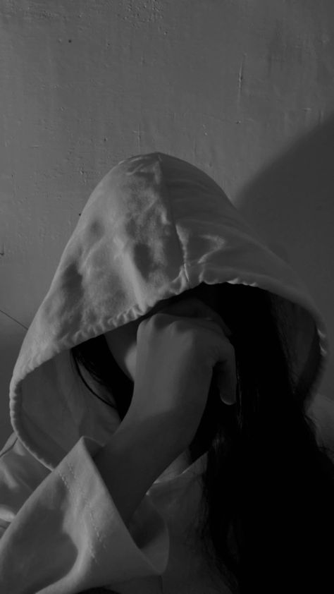 No Face Aesthetic, Face Aesthetic, No Face, Black And White, Photography, White, Black