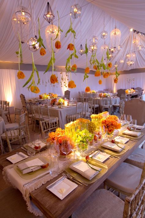 Hanging Wedding Decorations, Flowers Hanging, Wedding Chandelier, Wedding Tent, Space Wedding, Trendy Flowers, Hanging Flowers, Banquet Hall, The Ceiling