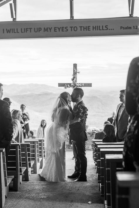 Pretty Place Chapel (Fred W. Symmes Chapel at YMCA Camp Greenville) in Cleveland SC is an absolutely DREAM wedding venue in The Upstate near Greenville. It's stunning mountainside open-air chapel for both intimate weddings and larger weddings. The mountain views are incredible! Are you lucky enough to have your wedding here?! Check out this blog post with more photos from Pretty Place as well as reception locations nearby! #weddingphotography #greenvillescweddingphotographer #prettyplacewedding Wedding At Pretty Place Chapel, Pretty Place Chapel Elopement, Wedding Venues Greenville Sc, Camp Greenville Chapel, Open Air Chapel, Pretty Place Chapel, Glassy Mountain Chapel, Sunrise Wedding, Bridesmaid Getting Ready