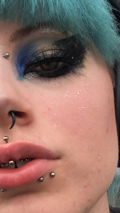 Piercing Setup Face, Anti Eyebrow Piercing Dermal, Microdermal Piercing Face Anti Eyebrow, Jestrum Piercing, Piercing Jewelry Philtrum, Goth Facial Piercings, Face Piercings, Facial Piercings, Body Modifications