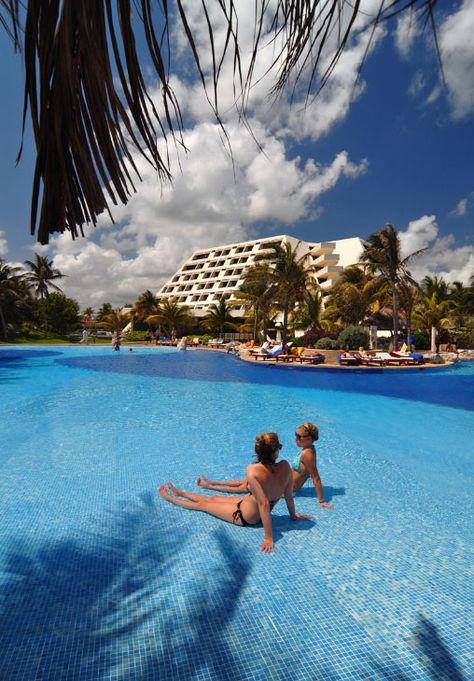 Grand Oasis Cancún | Deluxe All Inclusive Grand Oasis Cancun, Last Minute Vacation Deals, Swimming Pool Mosaics, Cancun All Inclusive, Cancun Resort, Cancun Resorts, Cancun Hotels, Ibiza Beach, Mexico Hotels