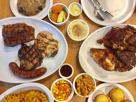 At Kenny Rogers Roasters. 😍😋 Kenny Rogers Restaurant, Kenny Rogers Roasters, Foodie Pics, Kenny Rogers, Tagaytay, Chicken Wings, Meat, Restaurant, Chicken