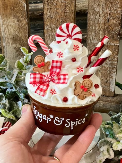 Gingerbread Man Crafts, Fake Cupcakes, Gingerbread Diy, Faux Christmas, Gingerbread Crafts, Gingerbread Christmas Decor, Gingerbread Decorations, Man Crafts, Christmas Gingerbread House