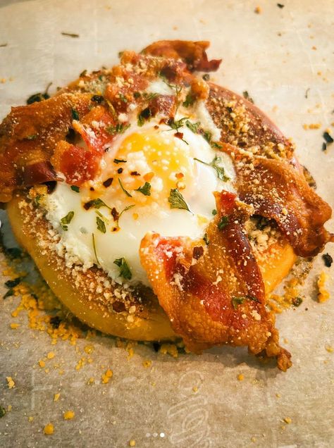 Egg In a Hole — Sippin' Foodie Bagel Eggs In A Hole, Types Of Bagels, Whole Wheat Bagel, Egg In A Hole, Toad In The Hole, Baked Garlic, Creamed Eggs, Sliced Tomato, Cheese Lover