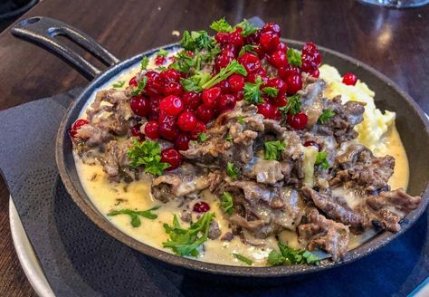 Deer Stew, Norwegian Cuisine, Healthy Meats, Norwegian Food, Venison Recipes, World Recipes, Steak Recipes, Turkey Recipes, Om Nom