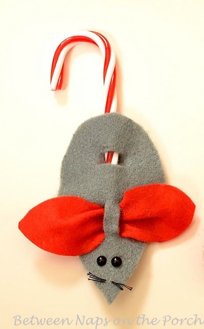 Just love Christmas mice ideas!   How to Make Christmas Mice Ornaments or Present Toppers Nutcracker Crafts, Candy Cane Crafts, Mouse Crafts, Candy Cane Ornament, Felt Mouse, Navidad Diy, Christmas Mouse, Gorgeous Christmas, Felt Christmas Ornaments