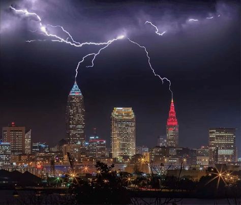 Downtown Cleveland ... It's Electrifying Christmas Story House, Downtown Cleveland, Cleveland Clinic, Places Of Interest, Cleveland Ohio, Cologne Cathedral, Empire State Building, Beautiful Pictures, Cleveland