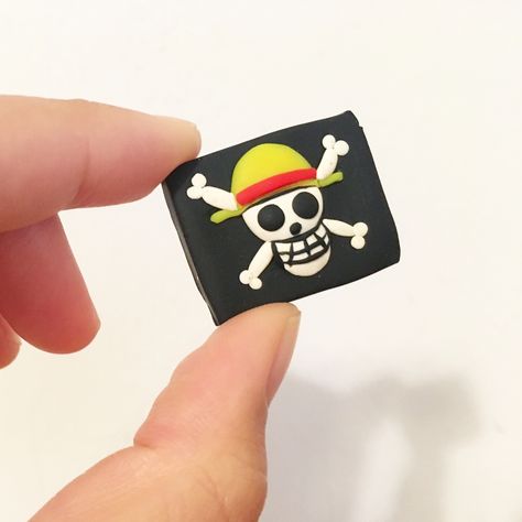 Luffy Clay Art, One Piece Polymer Clay, One Piece Clay Art, Luffy Pirate Flag, Anime Clay Ideas, Anime Polymer Clay, Clay One Piece, Anime Clay, Crafts Anime