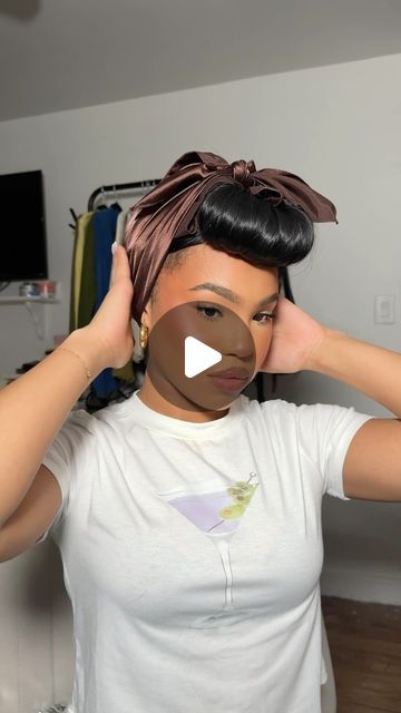 Kamryn on Instagram: "Overnight blowouts >>>   #heatlesscurls #hairtutorial #hairroutine" Overnight Blowout Hair Heatless, How To Heatless Curls Overnight, Heatless Blowout Overnight, How To Do Heatless Curls Overnight, Overnight Blowout Hair, Heatless Curls Overnight, Overnight Curls, Mixed Curly Hair, Curly Ponytail