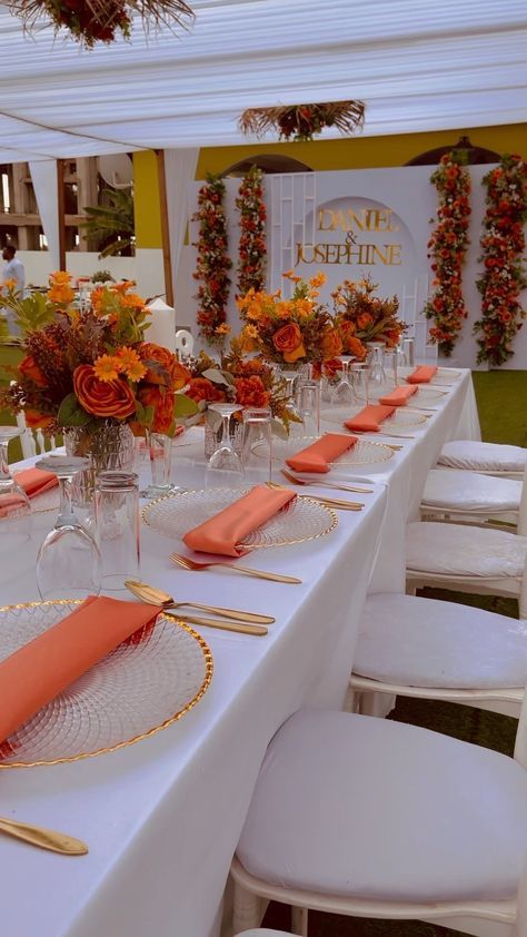 Wedding Decorations Traditional, Thanksgiving Dinner Party Decorations, Catering Set Up, Event Set Up, Lobola Decor, Indoor Garden Wedding Reception, Engagement Table Decorations, Event Venue Decor, Kente Gown