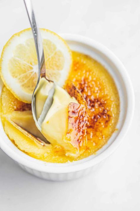 spoonf in creme brulee. Lemon Creme Brulee, Best Creme Brulee Recipe, Lemon Meringue Tartlets, Crème Brûlée Recipe, Microwave Lemon Curd, Lemon Creme, Creme Brulee Recipe, Brulee Recipe, Lemon Sugar Cookies