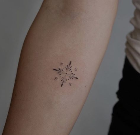 Horoscope Tattoos, Dot Tattoos, Mommy Tattoos, Hip Tattoos Women, Hand Poked Tattoo, Ornamental Tattoo, Tatuaje A Color, Wrist Tattoos For Women, Subtle Tattoos