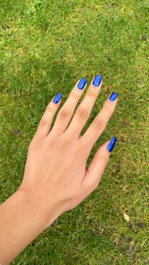 Blue nails nail art natural nails Essie Aruba Blue, Blue Metallic Nails, Metallic Nails, Aruba, Essie, Nails, Blue