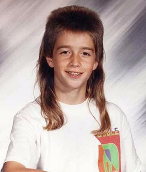 30 Totally Rad Old School Pics That Will Take You Back in Time - Feels Gallery | eBaum's World Worst Haircut Ever, Vintage Haircuts, Mullet Haircut, Awkward Family Photos, Bad Haircut, 80s Hair, Bad Kids, Kids Hair Cuts, Hair Tattoos