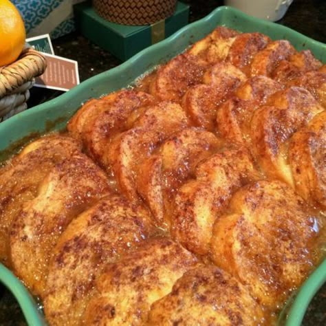 Overnight French Toast Casserole, French Toast Bake Overnight, French Toast Casserole Easy, Slow Cooker Breakfast Casserole, Baked French Toast Casserole, French Toast Casserole Overnight, Cinnamon Crunch, Slow Cooker Breakfast, Overnight French Toast