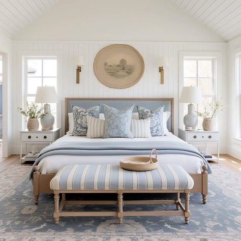 Cream And Light Blue Bedroom, Unique Accent Wall Ideas Bedroom, Blue And Cream Bedroom, Decor Small Bedroom, Costal Bedroom, Modern Coastal Bedroom, Light Blue Bedroom, Design Ložnic, Lake House Bedroom