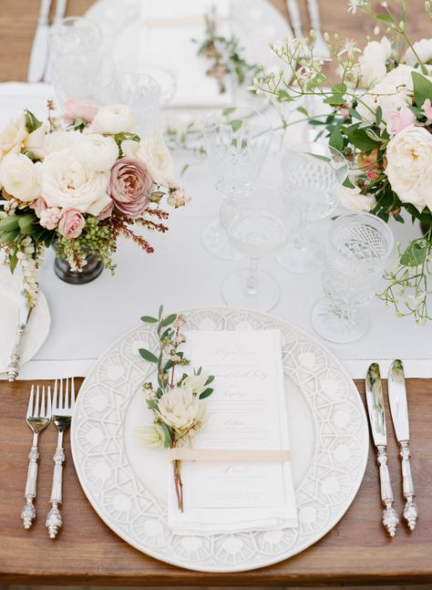 Elegant + al fresco table decor: http://www.stylemepretty.com/little-black-book-blog/2016/03/03/al-fresco-vintage-napa-estate-wedding/ | Photography: Sylvie Gil - http://www.sylviegilphotography.com/ Wedding Name Tags, Wedding Place Names, Napa Wedding, Wedding Place Settings, Wedding Name, Vintage Wedding Decorations, Wedding Table Decorations, Vintage Style Wedding, Wedding Table Settings