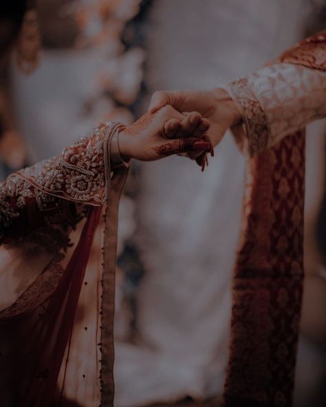 Bride Groom Photoshoot, Muslim Wedding Photography, Bride Photos Poses, Groom Photoshoot, Bridal Photography Poses, Indian Wedding Couple Photography, Bride Photography Poses, Indian Wedding Couple, Wedding Photoshoot Poses