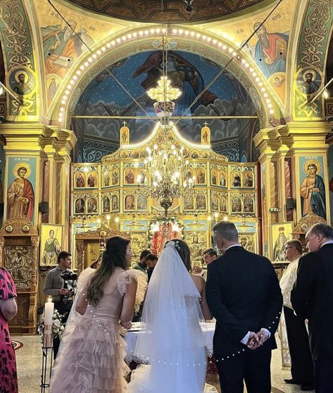 #romania #church #wedding #weddingideas Romania Wedding, Serbian Orthodox Wedding, Romanian Orthodox Wedding, Old Romanian Aesthetic, Romanian Wedding, Romania Flag, Romania Oradea, Romania Travel, Orthodox Wedding