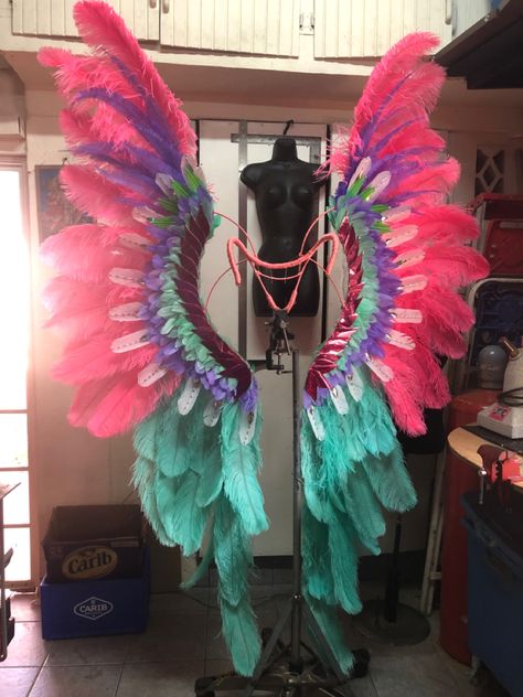 Carnival Wings, Carribean Carnival Costumes, Carnival Outfit Carribean, Caribbean Carnival Costumes, Neon Carnival, Diy Fairy Wings, Carnival Design, Pretty Wings, Brazilian Carnival