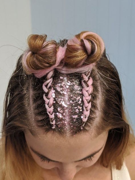 Festival Braids Half Up, Glittery Hairstyles, Braids With Pink Extensions, Festival Hair Braids Extensions, Braids With Pink, Pink Extensions, Festival Hair Extensions, Festival Hair Braids, Festival Braid