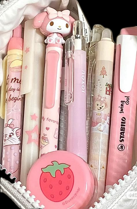 Pretty School Supplies, Stationary School Supplies, Stationery Obsession, Cute Stationary School Supplies, Cute School Stationary, School Bag Essentials, Study Stationery, Stationary School, Cute Stationary