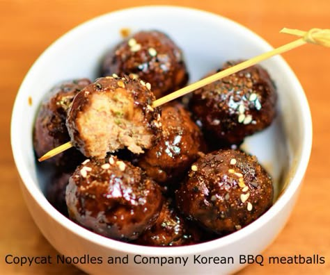 Every time my family dined in Noodles and Company, we ordered one of its appetizers called Korean BBQ Meatballs, 10 meatballs in a bowl. Every time my family of four fought over who ate how many, which means loss to the restaurant because the way to end the fight is to make it at home, so everyone can have as many as we want without overspending on dining.After searching, I found Noodles and Company has actually published its recipe here. However, when I followed the recipe exactly for the f... Copycat Noodles And Company, Sesame Meatballs, Korean Bbq Meatballs, Korean Meatballs, Noodles And Company, Beef Food Recipes, Bbq Meatballs, Korean Barbecue, Food Contest