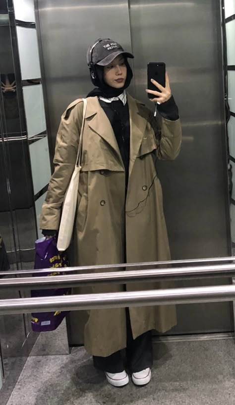 Long Coat Hijab Outfit, Trench Coat Hijab Outfit, Hijabi Trench Coat Outfit, Trench Coat Outfit Hijab, Trench Coats Women Outfit, Modest Winter Outfits, Gopro Video, Stylish Outfits Casual, Long Shirt Women