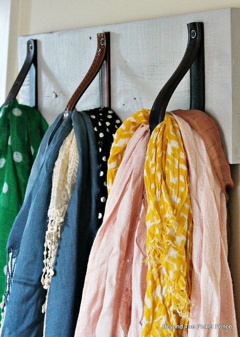 DIY Scarf Hanger in 30 Minutes or Less at Beyond The Picket Fence http://bec4-beyondthepicketfence.blogspot.com/2015/02/scarf-hanger-in-30-minutes-or-less.html Diy Scarf Hanger, Scarf Rack, Scarf Storage, Closet Organization Ideas, Scarf Organization, Scarf Hanger, Small Closets, Diy Scarf, Old Doors