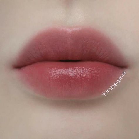 Sassy Aesthetic, Aesthetic Kiss, Kiss Sticker, Lips Inspiration, Bentuk Alis, Korean Lips, Lips Photo, Makeup Lips, Perfect Lips