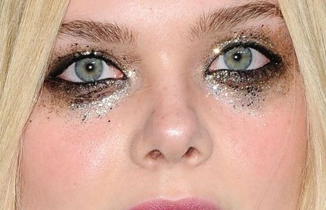 2016 Makeup Trends, Catwalk Makeup, Fashion Show Makeup, Dakota And Elle Fanning, Celebrity Skin, Indie Sleaze, Edgy Makeup, Dance Team, Halloween 2023