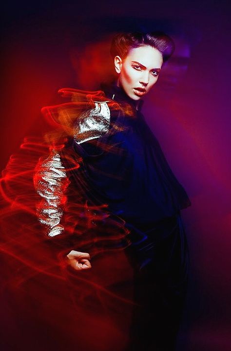 Red flash Long Exposure Portrait, Colour Gel Photography, Beauty Fotografie, Vision Photography, New Retro Wave, Exposure Photography, Fashion Photography Inspiration, Foto Art, Wnba