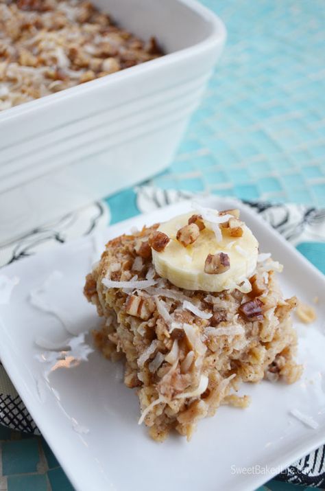 Coconut Milk Oatmeal Bake, Protein Foods For Kids, Baked Oatmeal Squares, Coconut Baked Oatmeal, Banana Oatmeal Recipe, Coconut Squares, Oat Slice, Oatmeal Squares, Baked Oatmeal Healthy