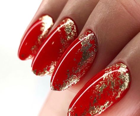 Red Gold Nails Design, Nails Red And Gold, Red Chrome Nails, Nail Art Designs For Beginners, Rose Gold Nails Design, Classy Nail Art Ideas, Long Red Nails, Nail 2023, Red Nail Art Designs