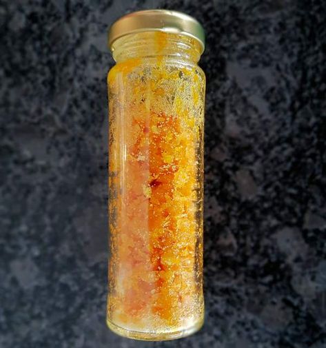 How to store orange or lemon zest for use in baking How To Store Oranges, Preserving Lemons, Pantry Mixes, Dried Lemon Zest, Homemade Preserves, Storing Lemons, Dried Lemon Peel, Dehydrated Vegetables, Homemade Foods