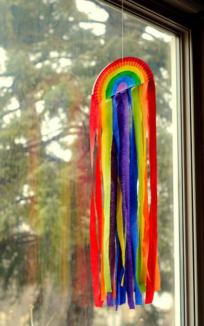 Spring Toddler Crafts, Rainbow Activities, Wind Catcher, Spring Crafts For Kids, Rainbow Crafts, Paper Plate Crafts, Rainbow Theme, Rainbow Party, Beltane