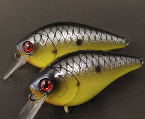 Fishing Lures Art, Lure Painting, Striper Fishing, Custom Fishing Lure, Homemade Fishing Lures, Custom Lures, Diy Fishing Lures, Fishing Photography, Bass Fishing Lures