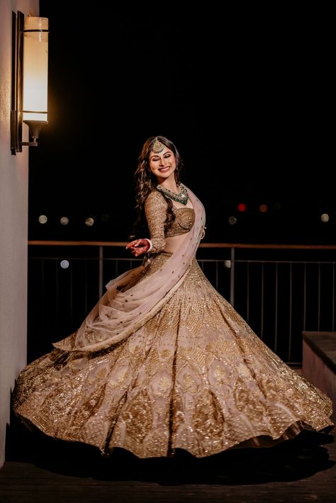 Moni Roy, Bridal Lengha, Wedding Lehenga Designs, Mouni Roy, Bollywood Lehenga, Lengha Choli, Heavy Work, Net Lehenga, Indian Wedding Wear