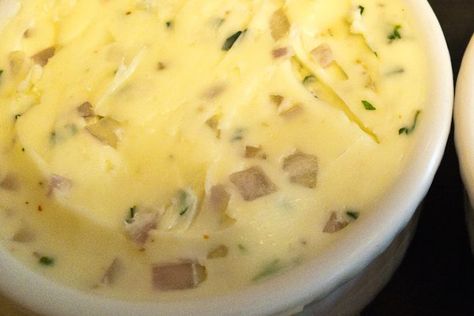 Shallot Butter, Compound Butter Recipe, Grilled Steaks, Cream Sauce Recipes, Steak Butter, Flavored Butter, Lemon Butter Sauce, Compound Butter, Butter Spread