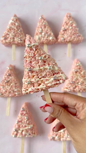 Candy Cane Lane Birthday Party, Easy Birthday Party Desserts, Pink Christmas Baby Shower Cake, Winter Shower Food, Birthday Ideas For Winter Birthdays, Pink Christmas Snacks, Christmas Birthday Desserts, Pink Winter Onederland Cake, Winter Wonderland Pink Baby Shower Ideas