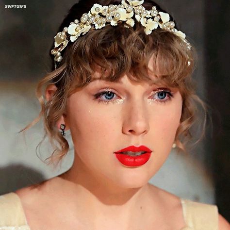 Evermore Makeup, Taylor Swift Casual, Taylor Swift Makeup, Taylor Swift Top, Evermore Era, Taylor Nation, Taylor Swift Folklore, Taylor Swift Tour Outfits, Eras Tour Outfit