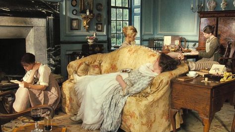 Pride and Prejudice 2005 - Elizabeth Bennet and Jane Bennet with Mary Bennet and Mrs. Bennet Mary Bennet, Pride And Prejudice 2005, Jane Austen Novels, Crimson Peak, Pride Prejudice, Elizabeth Bennet, Rudyard Kipling, Jane Austen Books, Film Grab