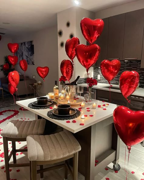 Romantic Birthday Dinner, Romantic Dinner Set Up, Romantic Dinner Decoration, Romantic Room Surprise, Romantic Room Decoration, Surprise For Him, Romantic Date Night Ideas, Anniversary Surprise, Romantic Birthday