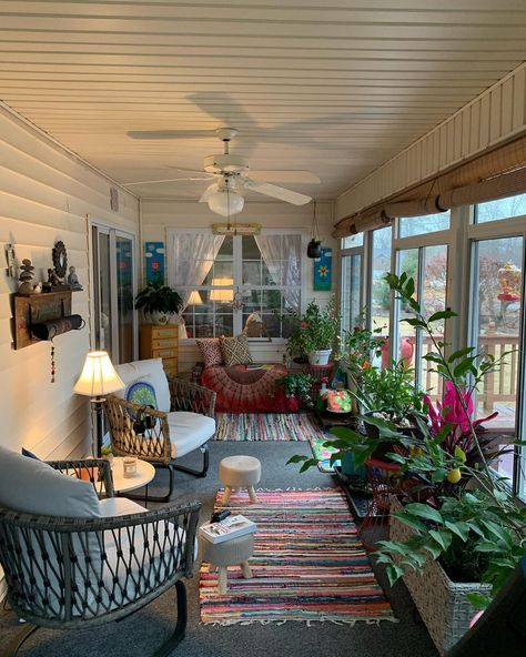 25 Modern And Elegant Indoor Sunroom Ideas You Will Love Balcony Sunroom Ideas, Sunroom Garden Ideas, Tiny House With Sunroom, Patio To Sunroom Conversion, Sunroom Seating Ideas, Small Screened In Porch Decorating Ideas Cozy, Sunroom Decorating Ideas Bohemian, Interior Sunroom Ideas, Scandinavian Sunroom