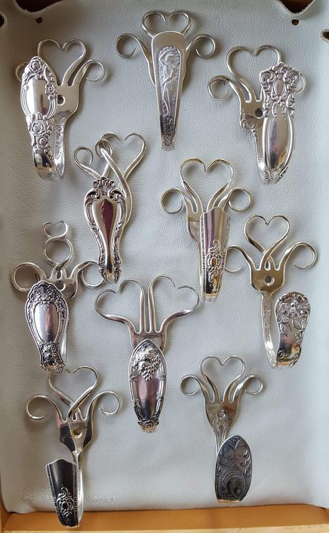 Recycled Silverware, Silver Spoon Jewelry, Fork Art, Hantverk Diy, Cutlery Art, Silverware Crafts, Fork Jewelry, Flatware Jewelry, Silverware Art