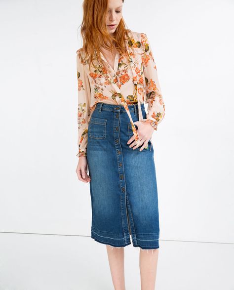 BUTTONED MID-LENGTH DENIM SKIRT-Midi-SKIRTS-WOMAN | ZARA United Kingdom Styling Mid Length Denim Skirt, Mid Length Denim Skirt, Denim Bar, Office Suits, Spring Business Casual, Skirts Outfits, Denim Skirt Outfits, Shirt Dress Summer, Indie Style