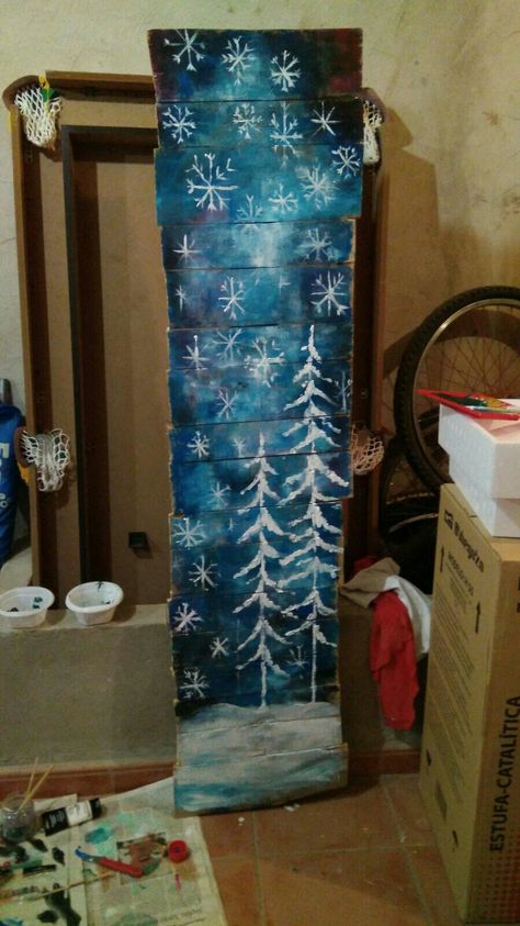 Painted Christmas Boards, Christmas Paintings On Wood, Decorating Chandeliers, Porch Leaners, Christmas Craft Show, Holiday Deco, Pallet Painting, Christmas Painting, Christmas Signs Wood