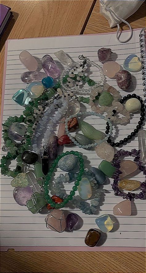 Crystal Vibes, Crystal Bead Jewelry, Crystal Aesthetic, Dark Grunge, Spiritual Crystals, Pretty Rocks, Cool Rocks, Floating Charms, Witch Aesthetic